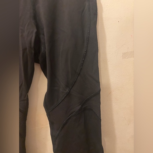 Lululemon leggings size 6 - Picture 6 of 11